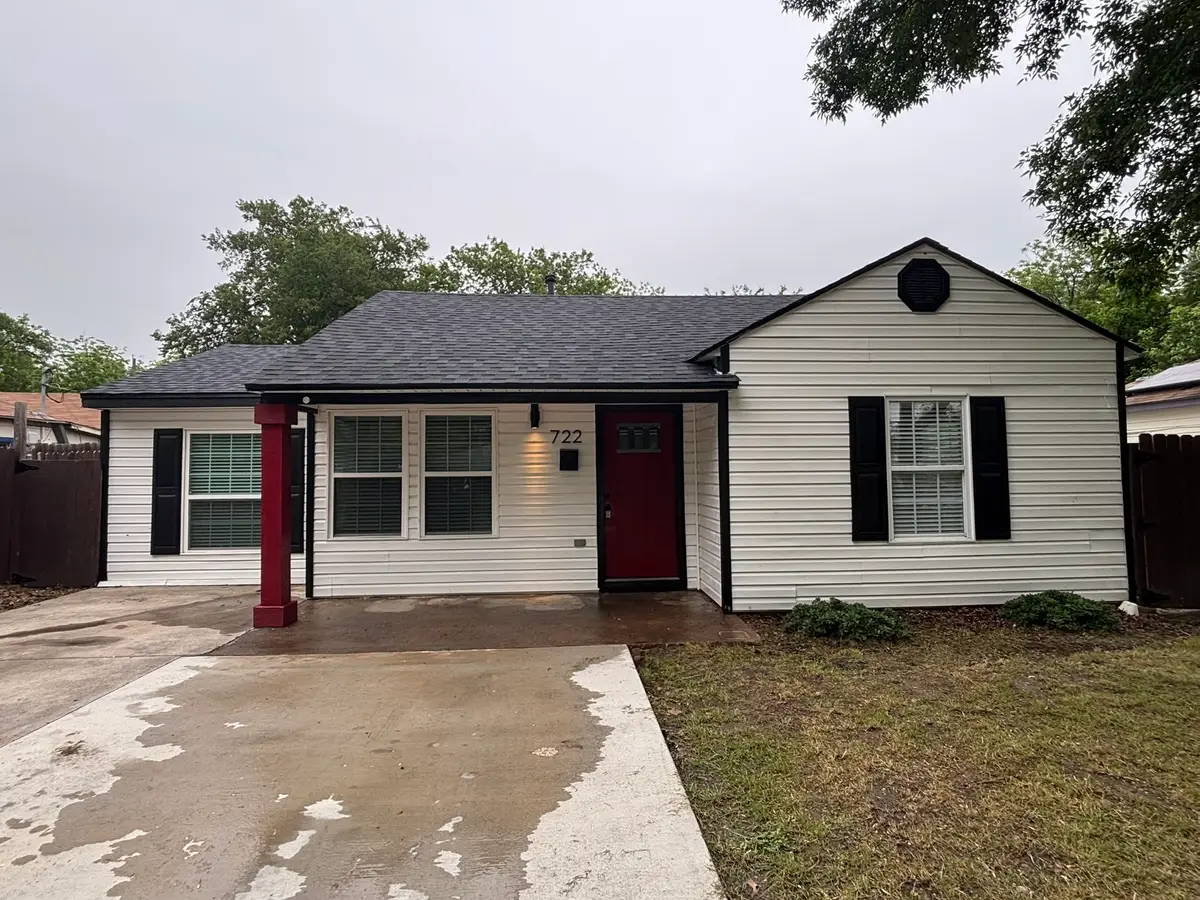 722 SE 11th Street, Grand Prairie, TX 75051 - #1