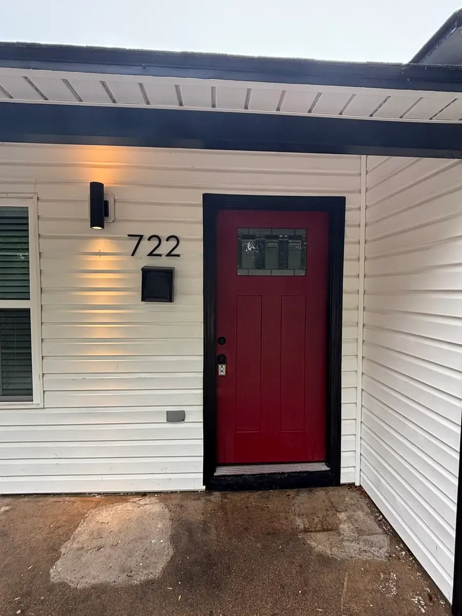 722 SE 11th Street, Grand Prairie, TX 75051 - #3