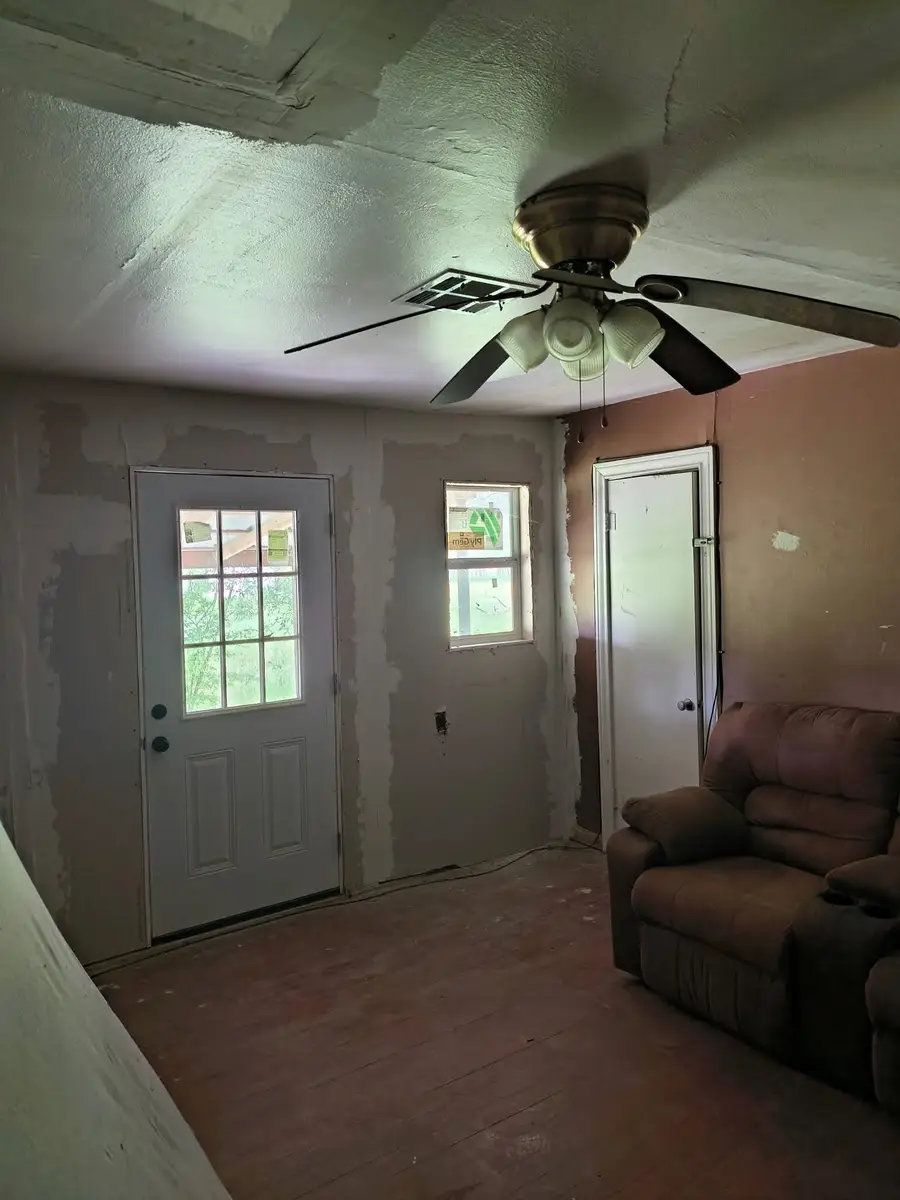 602 S Mignonette Street, Kosse, TX 76653 - #3