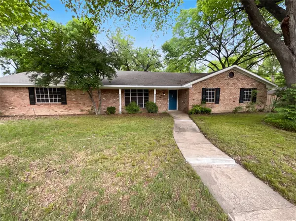 2017 Greenbriar Lane, Plano, TX 75074