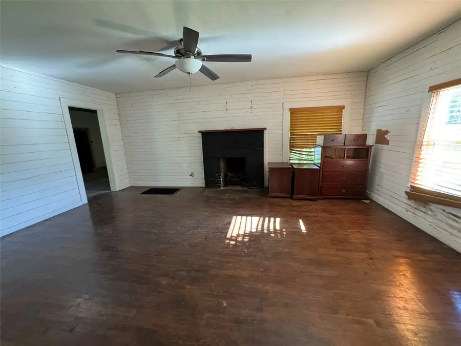 2107 S Fannin Avenue, Denison, TX 75020 - #2