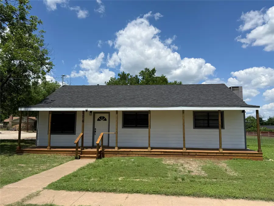 1016 W Cedar Street, Coleman, TX 76834 - #2