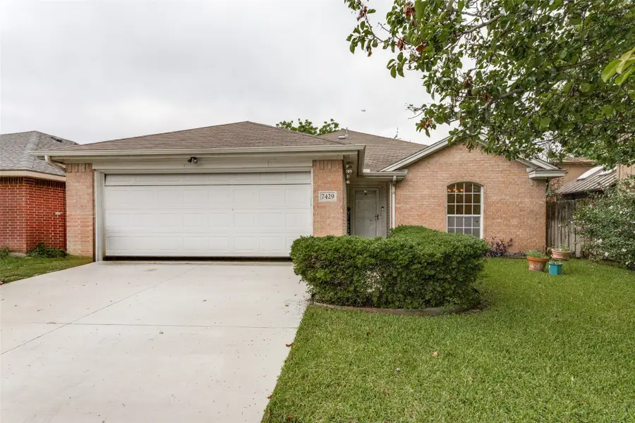 7429 Creekfall Drive, Fort Worth, TX 76137 - #2