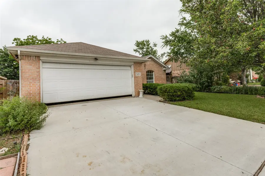 7429 Creekfall Drive, Fort Worth, TX 76137 - #3