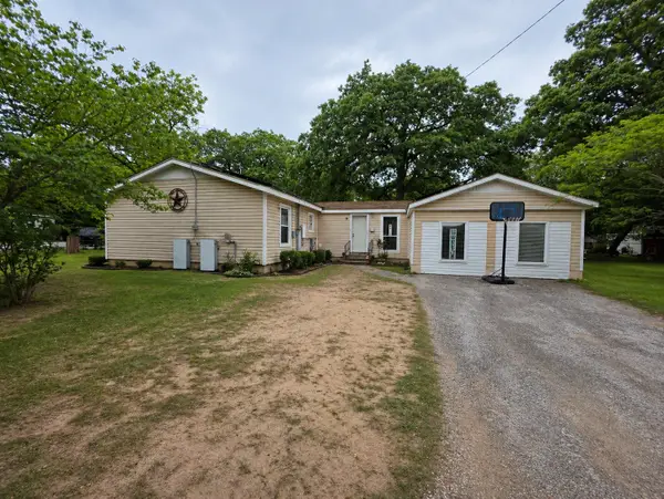 500 Pine Oak Drive, Athens, TX 75751