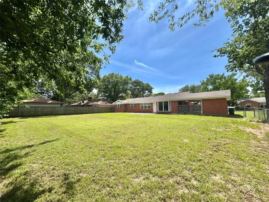 306 Line Drive, Gainesville, TX 76240 - #3