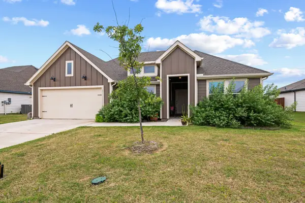 943 Buttercup Drive, Pilot Point, TX 76258