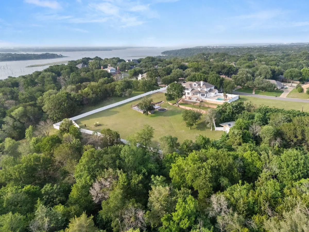 14010 Horseshoe Circle, Woodway, TX 76712 - #1