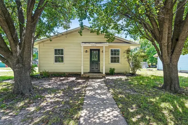 506 E 15th, Bonham, TX 75418