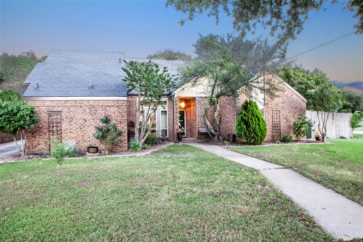 810 Highland Hills Lane, Highland Village, TX 75077 - #1