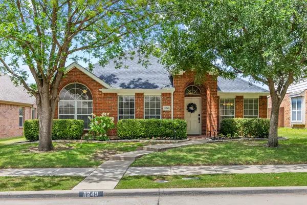 11249 Las Polamas Drive, Frisco, TX 75033