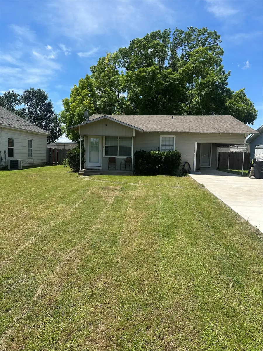 1711 Redwood Drive, Cleburne, TX 76033 - #2