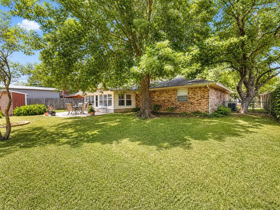 1207 Friona Street, Bowie, TX 76230 - #3