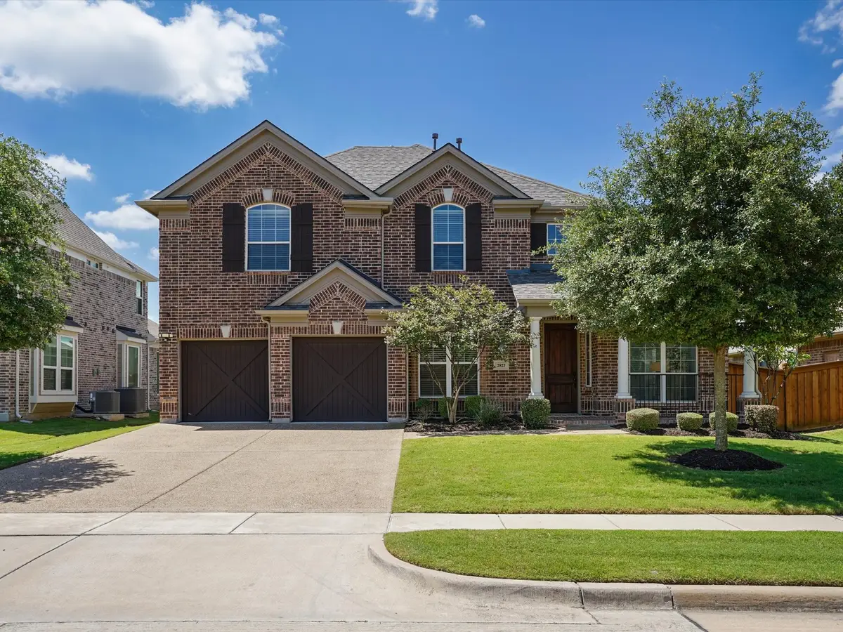 2827 Mariposa Drive, Grand Prairie, TX 75054 - #1