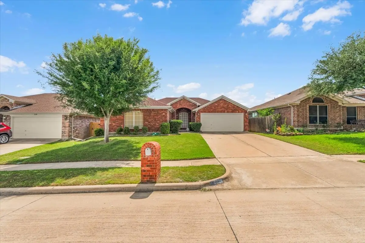 6926 Meadow Bend Drive, Arlington, TX 76002 - #1