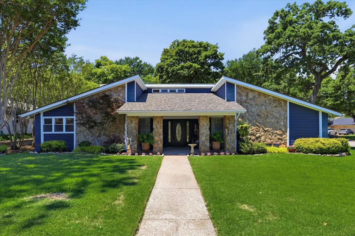 2850 Creekwood Drive, Grapevine, TX 76051 - #1