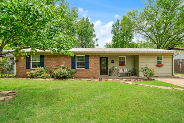 1975 Brown Avenue, Paris, TX 75460