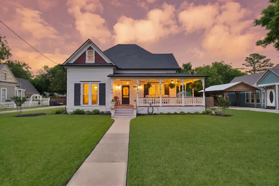 410 W Spring Street, Weatherford, TX 76086 - #2