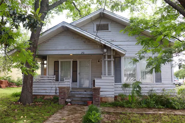 210 E Roberts Street, Gorman, TX 76454
