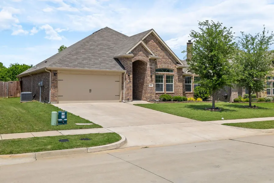 216 Ovaletta Drive, Justin, TX 76247 - #3