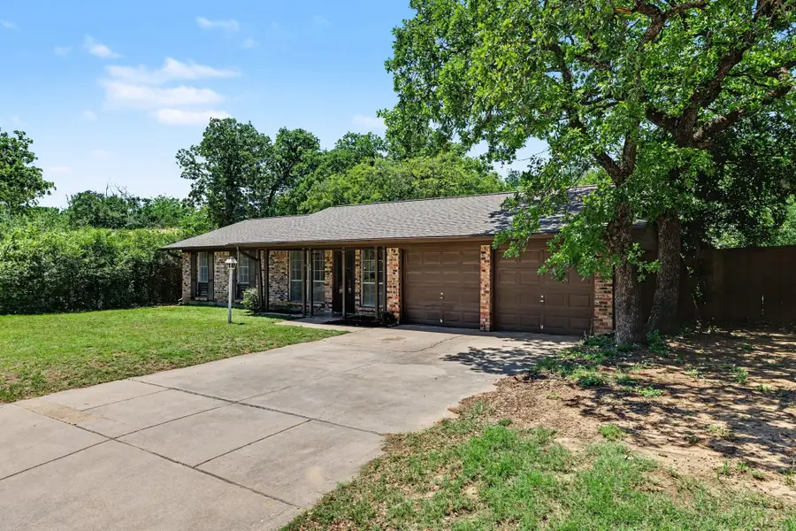 60 Somerset Terrace, Bedford, TX 76022 - #2