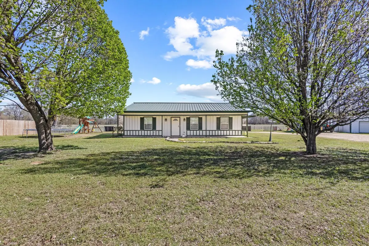521 County Road 15100, Blossom, TX 75416 - #1