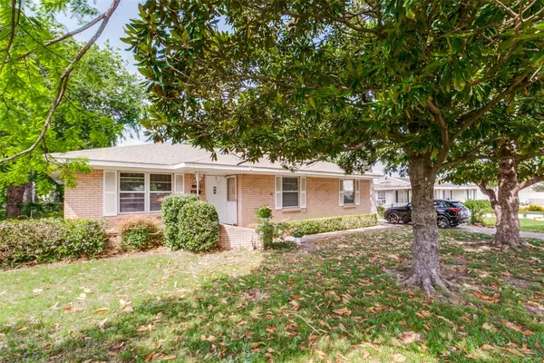 325 Hillside Avenue, Richardson, TX 75081