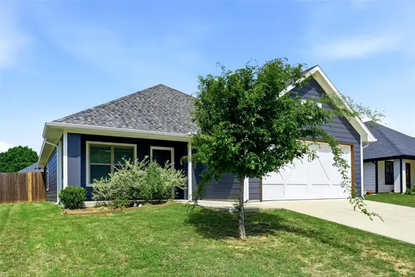 210 Clover Circle, Weatherford, TX 76086