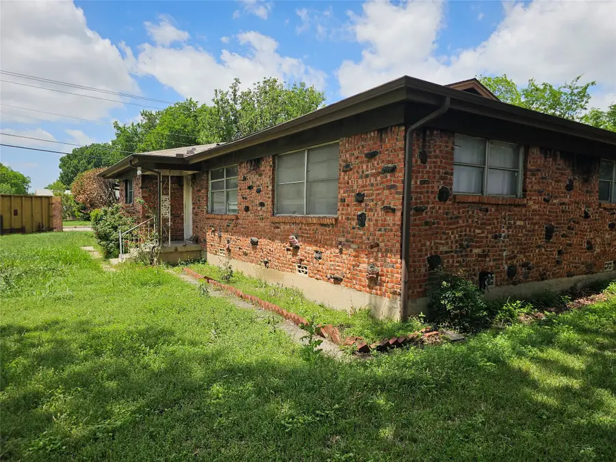 5301 Ammons Street, Haltom City, TX 76117 - #3