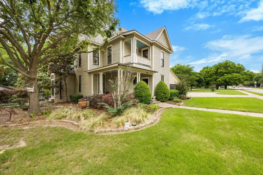1025 W Main Street, Waxahachie, TX 75165 - #2