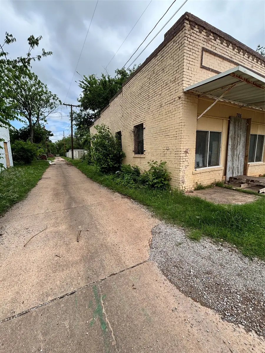 705 N Broadway Street #R, Wichita Falls, TX 76306 - #3