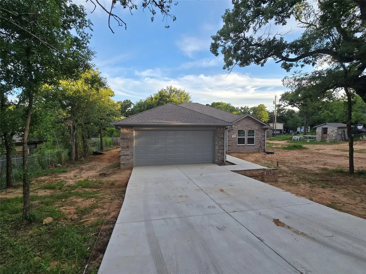 203 NW 32nd Street, Mineral Wells, TX 76067 - #1