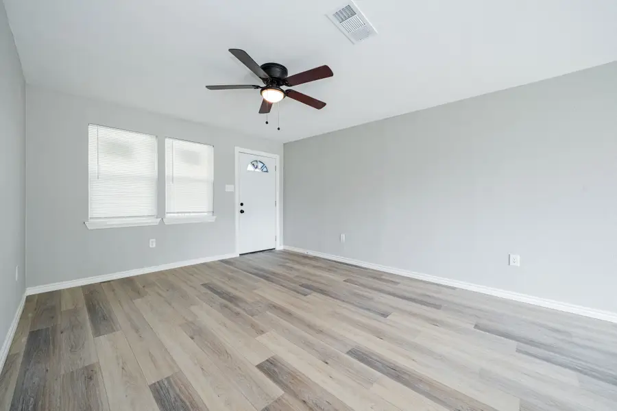 613 Jefferson Avenue, Princeton, TX 75407 - #3