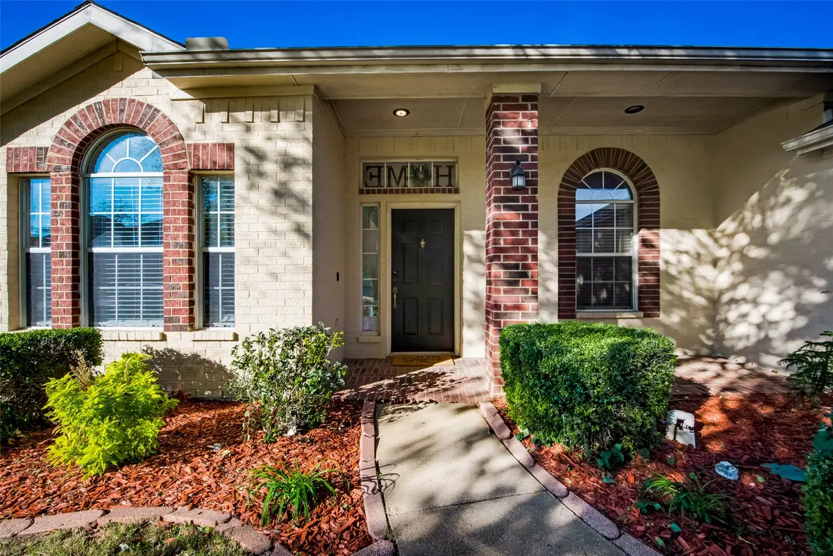 2732 Excalibur Drive, Grand Prairie, TX 75052 - #1