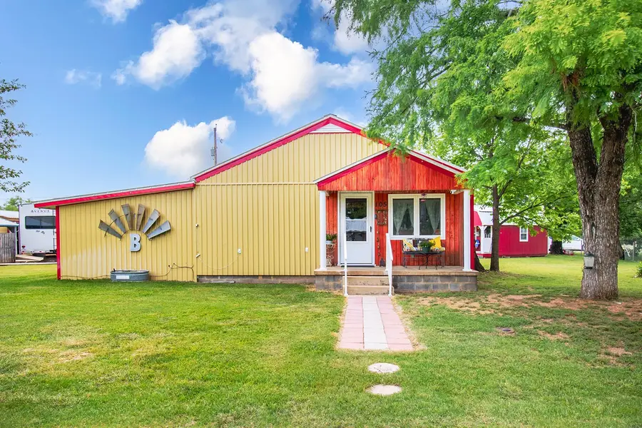 105 W Loop Drive, Brady, TX 76825 - #2