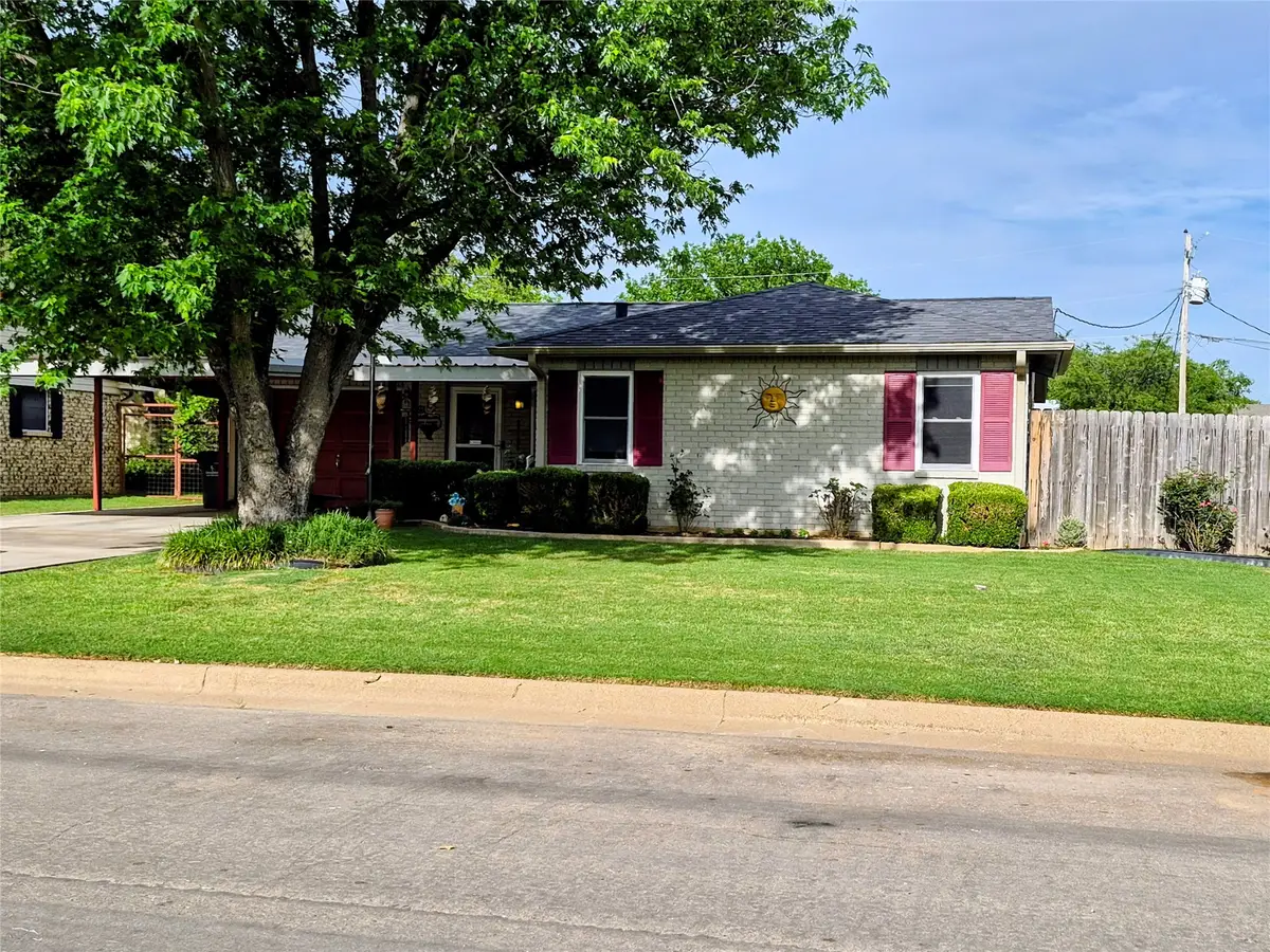 191 Hampton Street, Graham, TX 76450 - #1