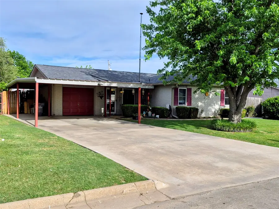 191 Hampton Street, Graham, TX 76450 - #3