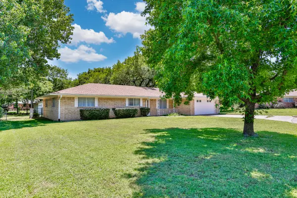 1904 Cypress Court, Gainesville, TX 76240