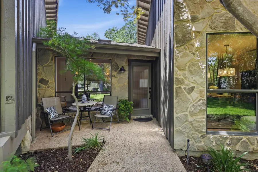 5 Country Place Circle, Dalworthington Gardens, TX 76016 - #2