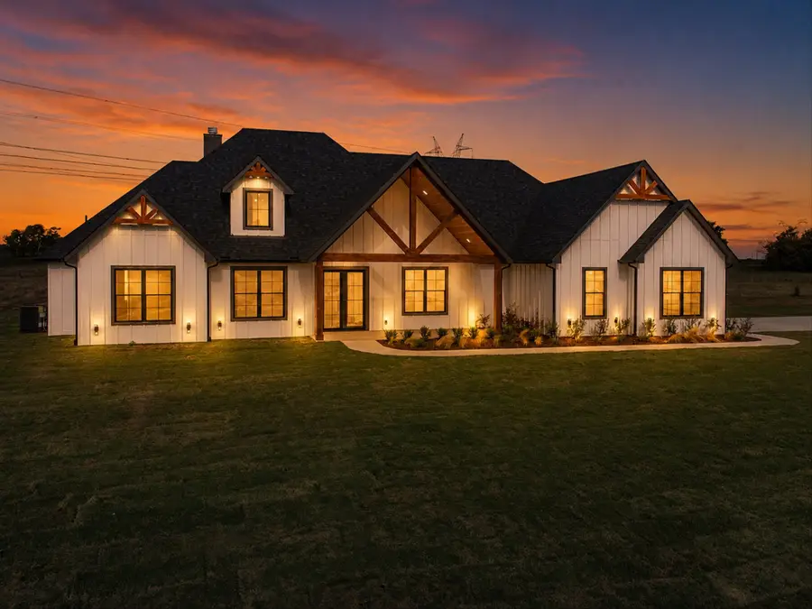 108 Bear Cat Court, Alvord, TX 76225 - #2