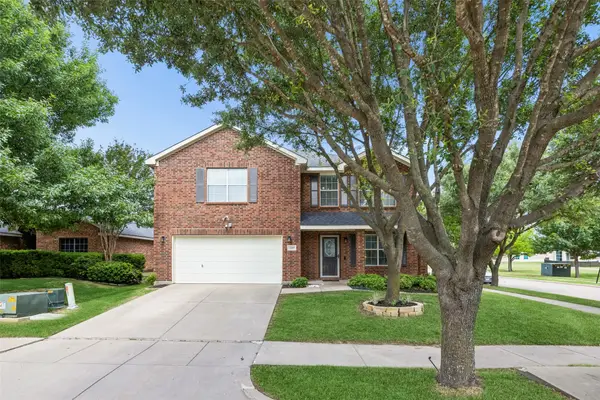 2049 Kingsbridge Drive, Heartland, TX 75126
