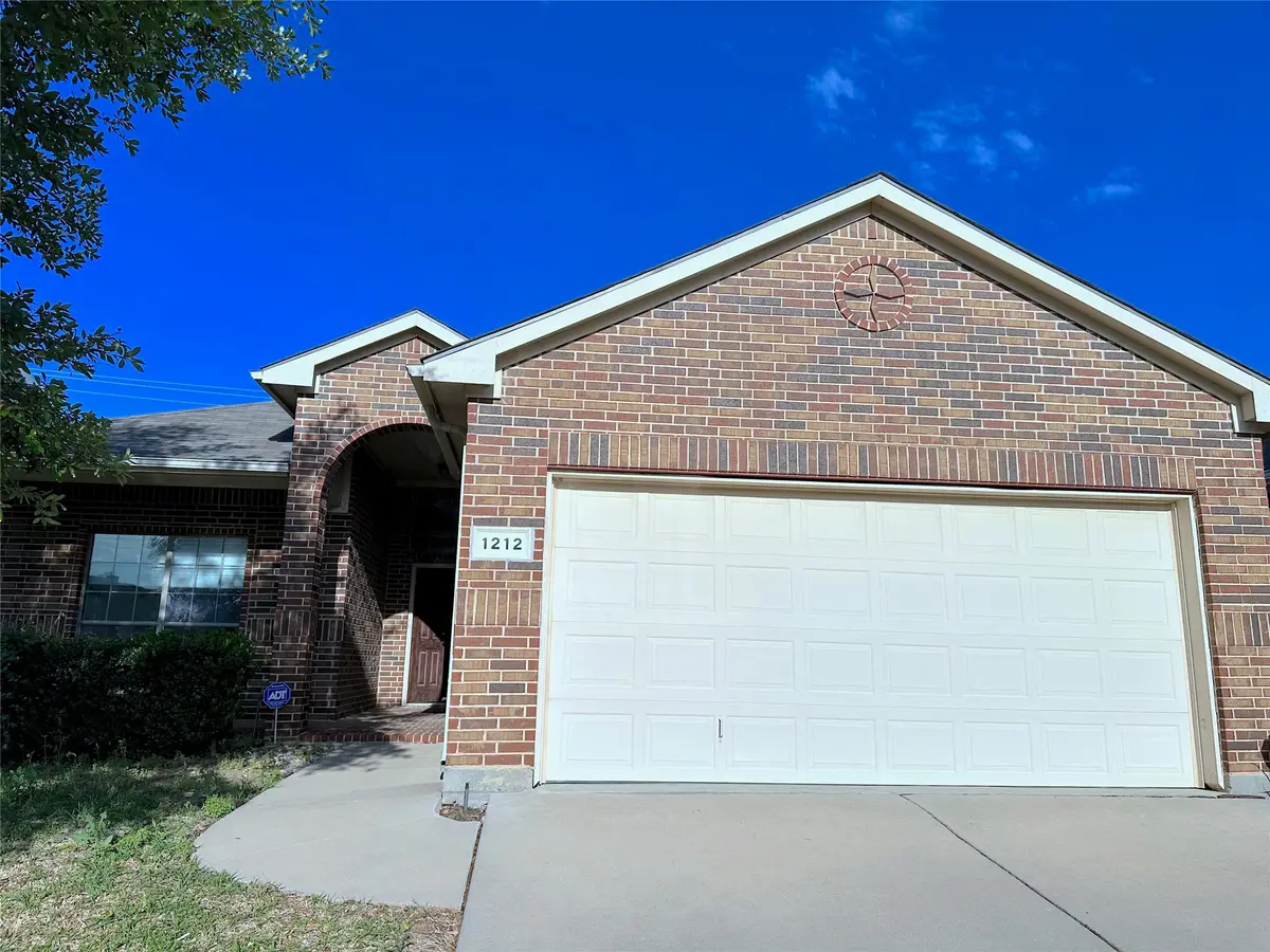 1212 Sunderland Lane, Fort Worth, TX 76134 - #1