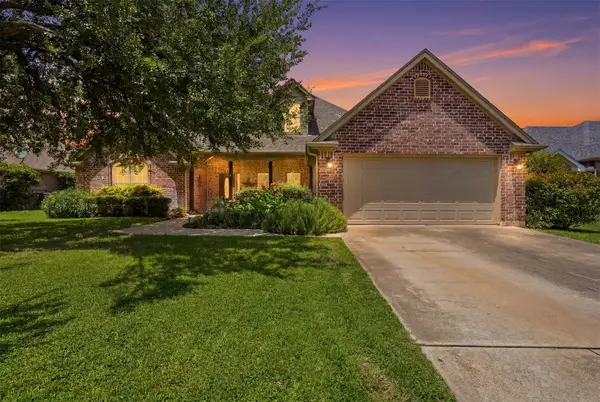 107 Clyde Drive, Aledo, TX 76008