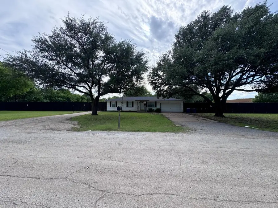 725 Hilltop Circle, Desoto, TX 75115 - #2