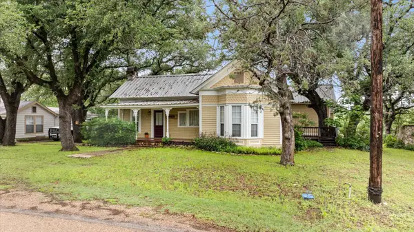 303 E Mclain, Iredell, TX 76649