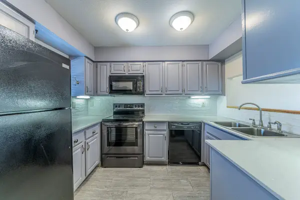 2733 Silver Creek Drive #205, Arlington, TX 76006