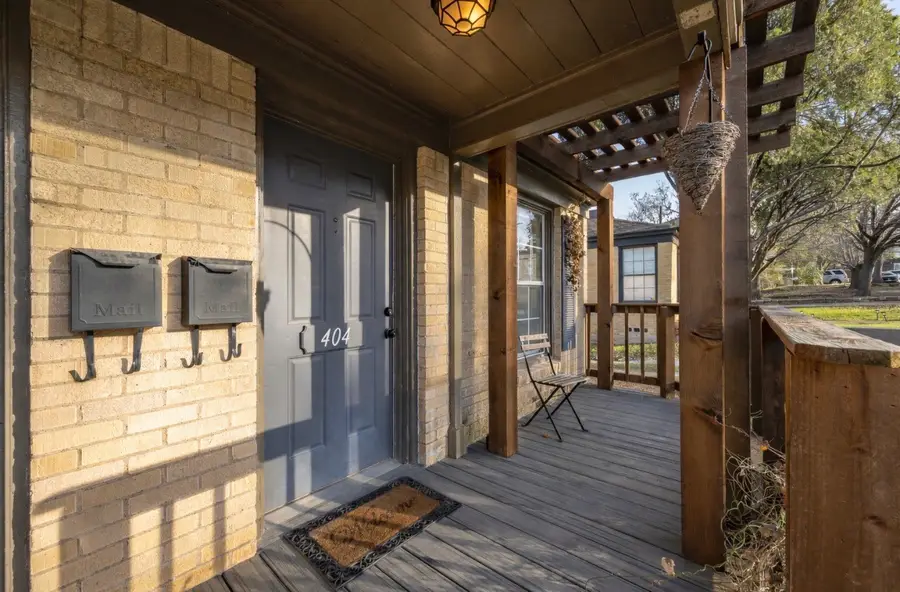 404 N Montreal Avenue, Dallas, TX 75208 - #2