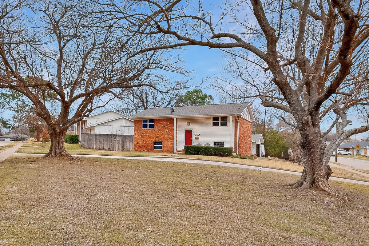 202 Senter Valley Road, Irving, TX 75060 - #1