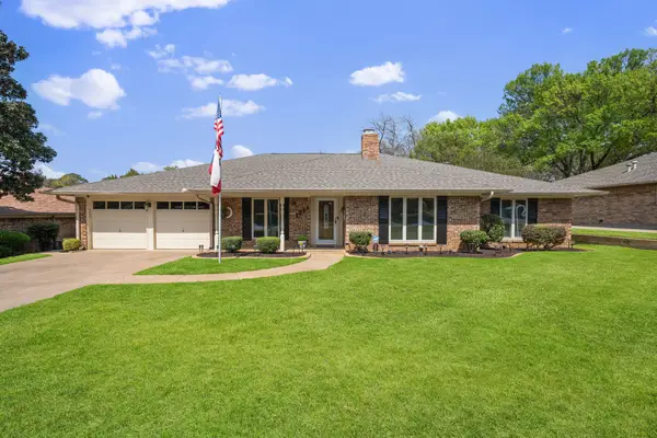 1711 Queensborough Drive, Arlington, TX 76015