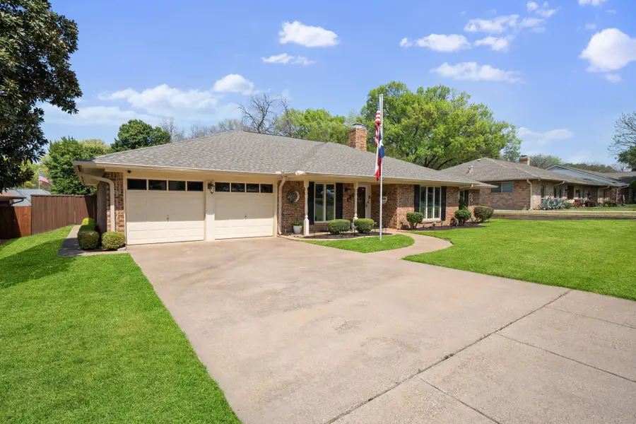 1711 Queensborough Drive, Arlington, TX 76015 - #2